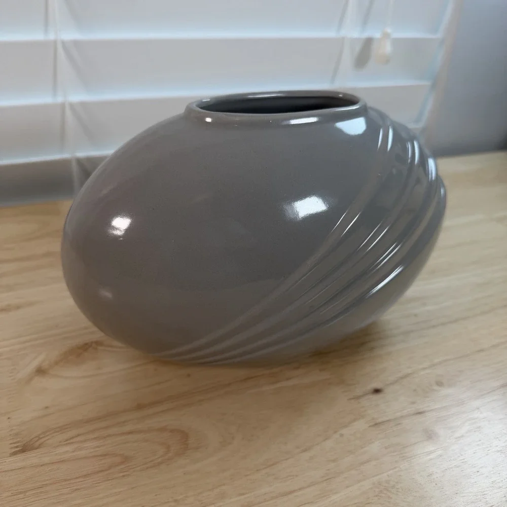 Vintage 1980's Art Deco Revival Gray Pleated Oval Ceramic Vase unmarked 6